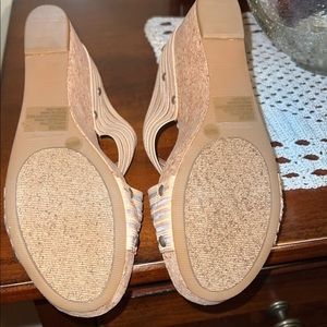 Lucky Brand Wedge Sandals beige size 8